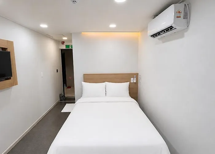 K-grand Ddp Hostel *